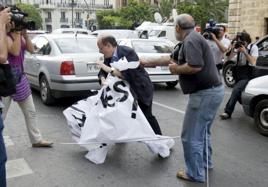 S'han viscut moments de tensió entre partidaris i detractors del president imputat.