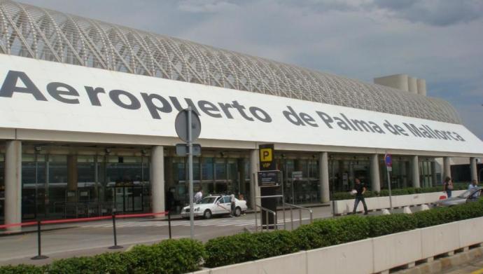Rètol il·legal de l'aeroport de Palma